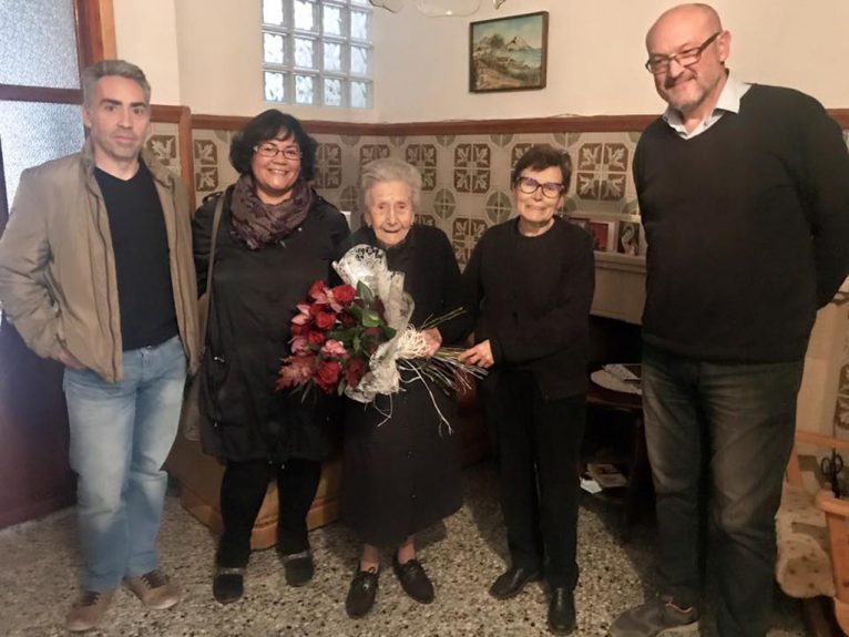Mónica García mujer  centenaria