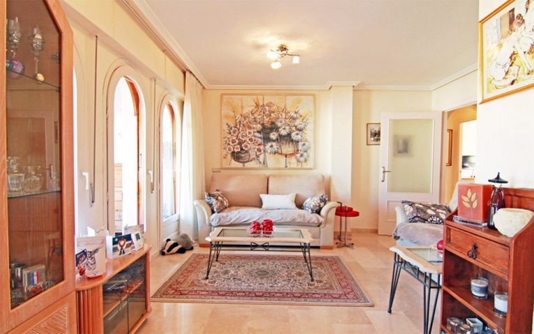 Sala de estar MORAGUESPONS Mediterranean Houses