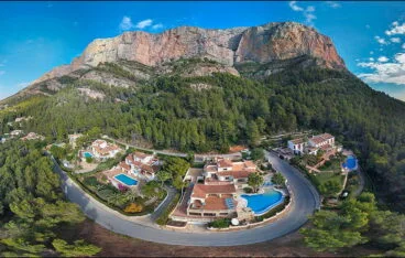 Vistas de la casa desde arriba Quality Rent a Villa