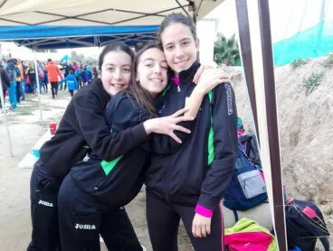 Carme Espinós con Nerea Mata y Carla Bolufer