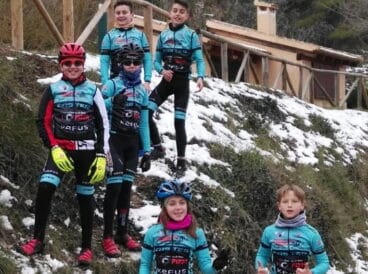 Ciclistas de la Escuela