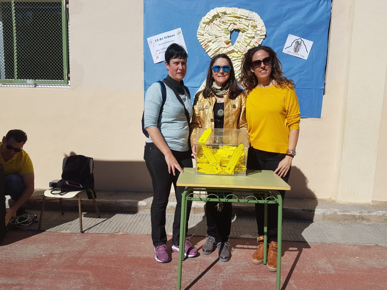 Día del cáncer infantil en el Vicente Tena