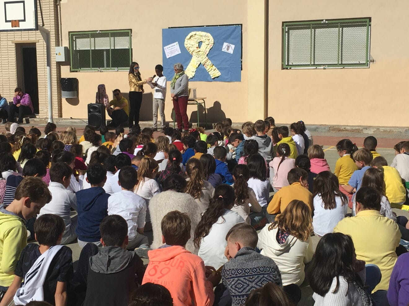 Día del cáncer infantil en el Vicente Tena (2)