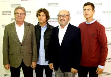 Los hermanos Lujan en compañia de autoridades
