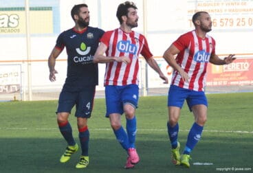Lucas Bou y Carles preparando el remate