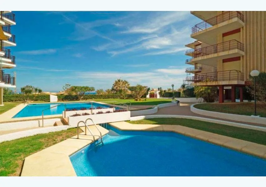 Piscina comunitaria del apartamento Jávea Houses Inmobiliaria