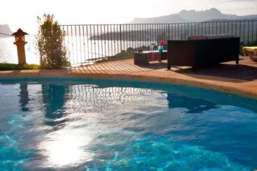 Piscina y vistas casa Aguila rent a Villa