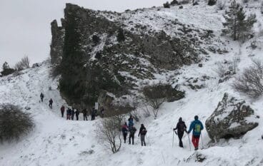 Sendero lleno de nieve
