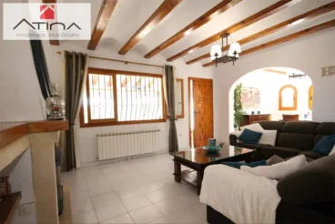 Zona comedor estilo rústico Atina Inmobiliaria
