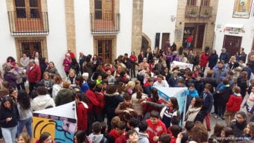 Alumnos de los colegios en la Manifestación del 8M