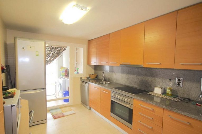 Cocina apartamento duplex Villadom Spain