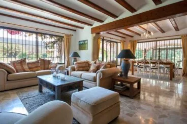 Comedor y salón Quality Rent a Villa