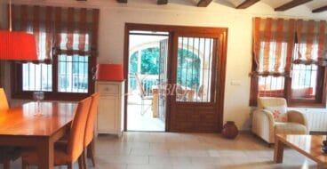 Entrada a la casa Xabiga Inmobiliaria