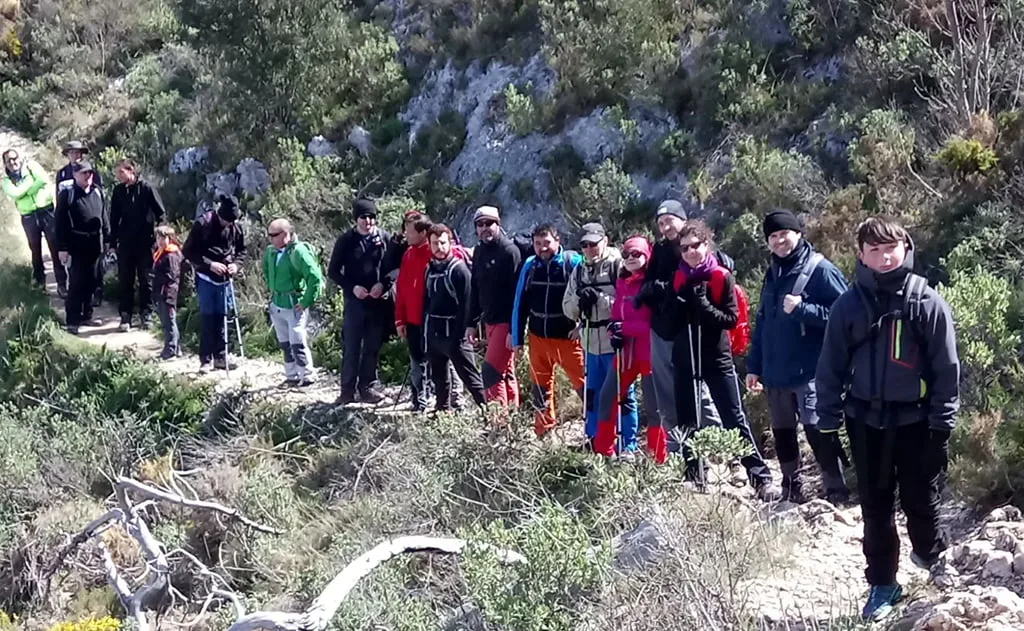 Expedicionarios en el sendero