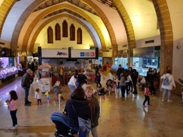 Gran participación de niños en las actividades del Mercat
