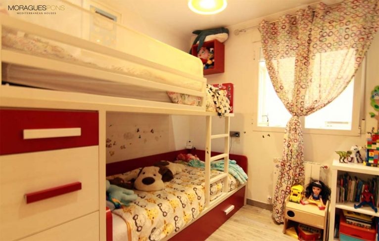 Habitación infantil MORAGUESPONS Mediterranean Houses