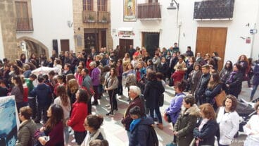Multitud de vecinos en el Manifiesto del 8M