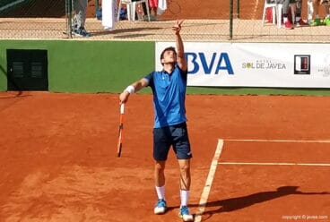Pedro Martínez sacando
