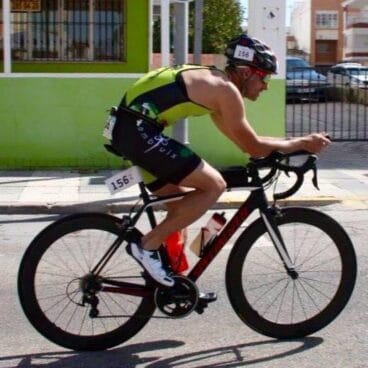 Raúl durante un triatlón