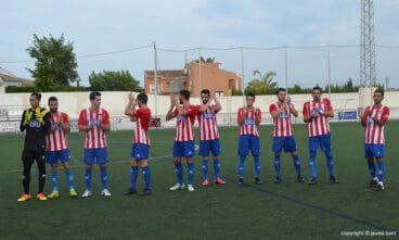 Saludos de los jugadores del CD Jávea