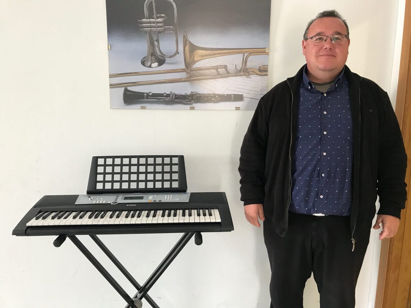 Una residente alemana dona un piano electrónico