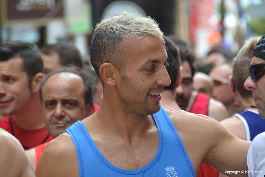 Youssef Ahatach sonriente antes de la carrera