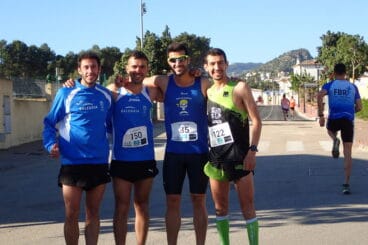 Atletas calentando antes de la salida