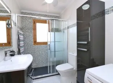 Baño Vicens Ash Properties