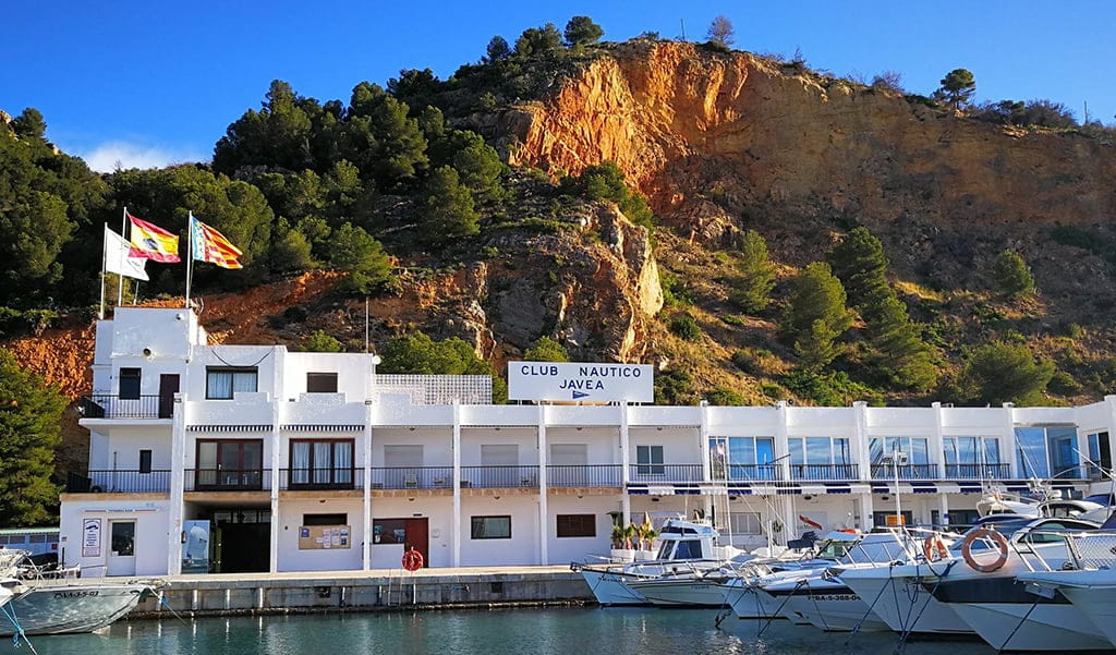 El Club Náutico Jávea abre sus puertas al mar en la 'Jornada Abrimos al