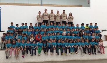 Grupo de 85 niños  y niñas