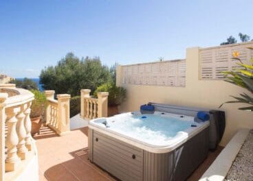 Jacuzzi Casa Hayden Aguila Rent a Villa