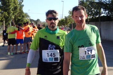 Juanjo Vallés junto a otro atleta xabiero