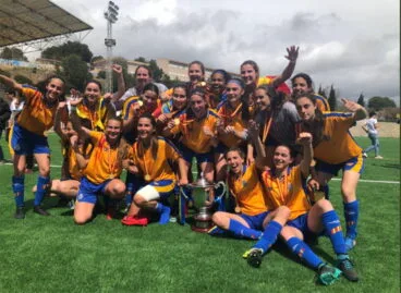 La Selección Valenciana con la Copa de Campeonas de España