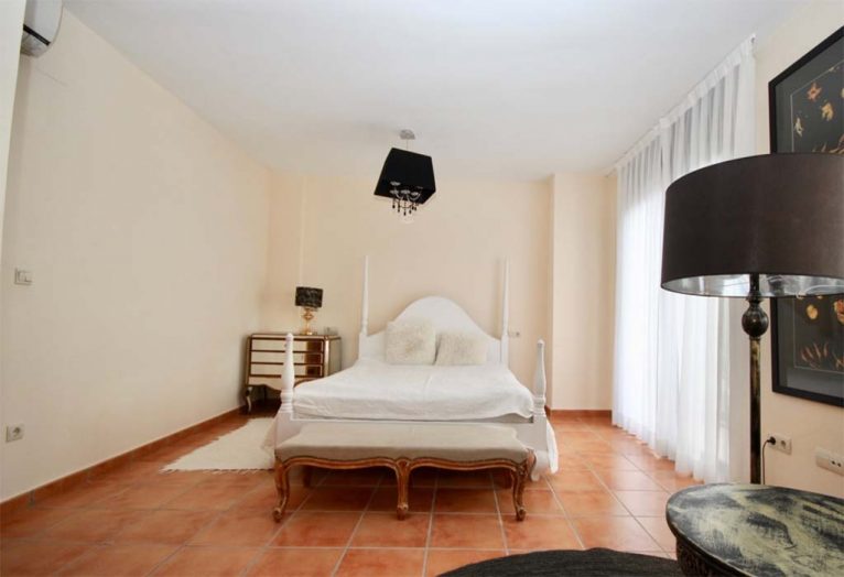 Luminoso dormitorio Villadom Spain
