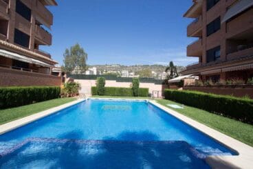 Piscina comunitaria Jardines del Pueblo
