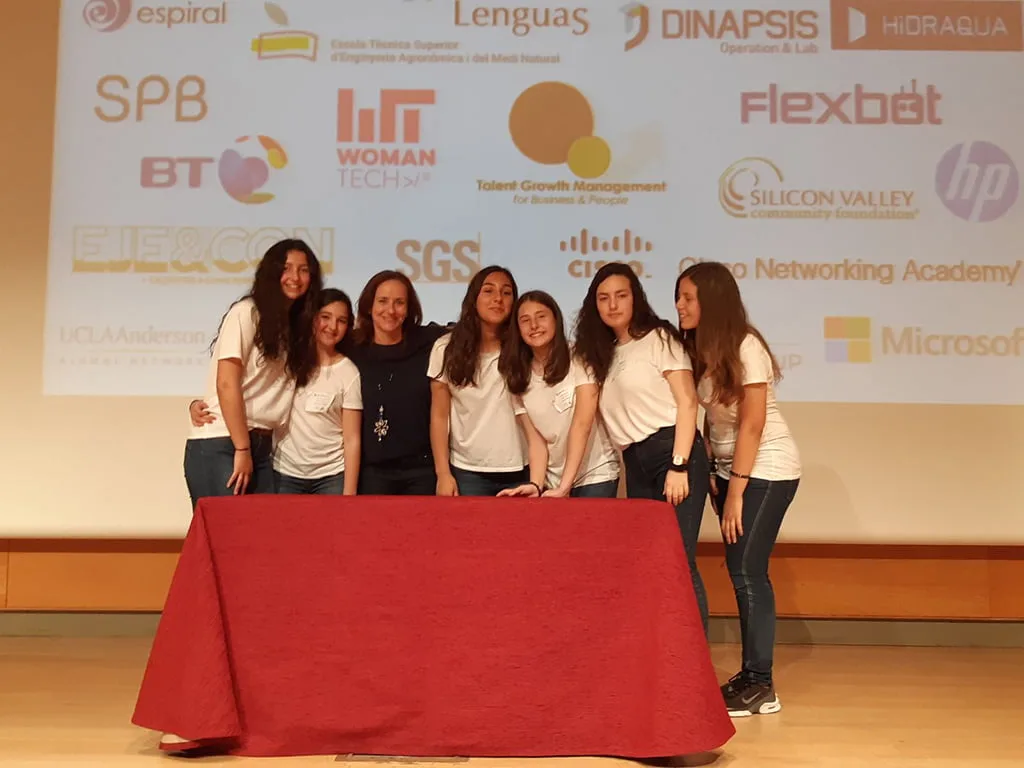 Alumnas del MªInmaculada con la mentora