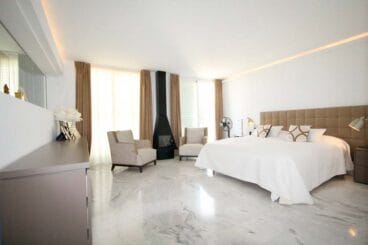 Amplio dormitorio del adosado Atina inmobiliaria