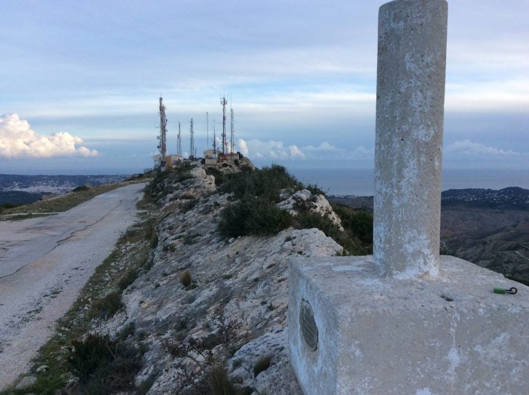 Antenas instaladas en el Puig Llorença