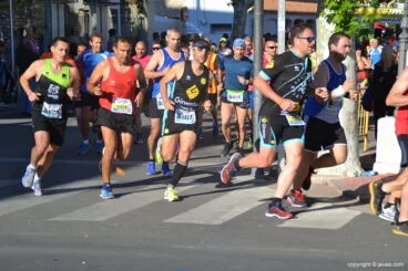 Atleta del CA Llebeig en el primer tramo de la carrera