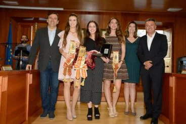 Entrega de bandas a Reinas y damas 2018
