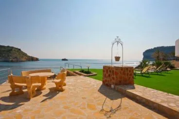 Estupendo jardín al mar Quality Rent a Villa