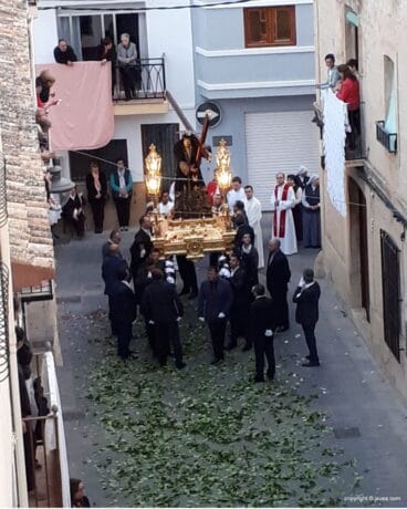 La imagen a su paso por la calle Jesús Nazareno