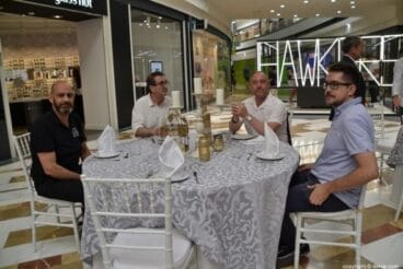 Desayuno de los alumnos del Raquel Payá en Portal de la Marina