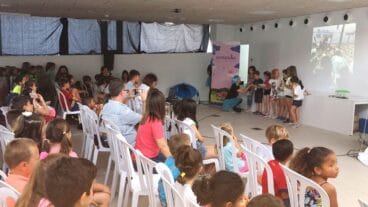 Alumnos durante la exposición