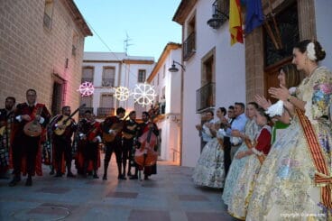 Serenata de la Tuna a Reinas, damas y presidentes