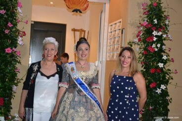 Serenata de la Tuna a Reinas, damas y presidentes