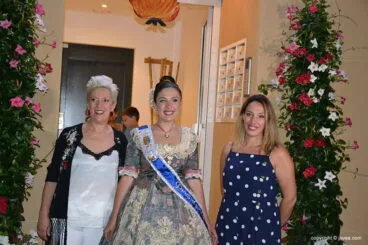 Serenata de la Tuna a Reinas, damas y presidentes