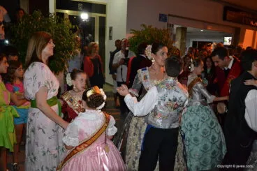 Serenata de la Tuna a Reinas, damas y presidentes