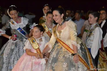 Serenata de la Tuna a Reinas, damas y presidentes