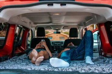 Furgoneta para viajar con cama en Road Trip Adventure